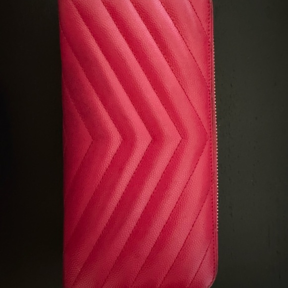 Yves Saint Laurent Grain De Poudre Matelasse Chevron Monogram Zip Around Wallet - Picture 2 of 8